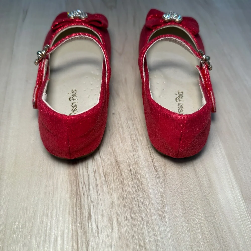 Dream Pairs Red Glitter Kids Shoes with Heart Detail Size 6T